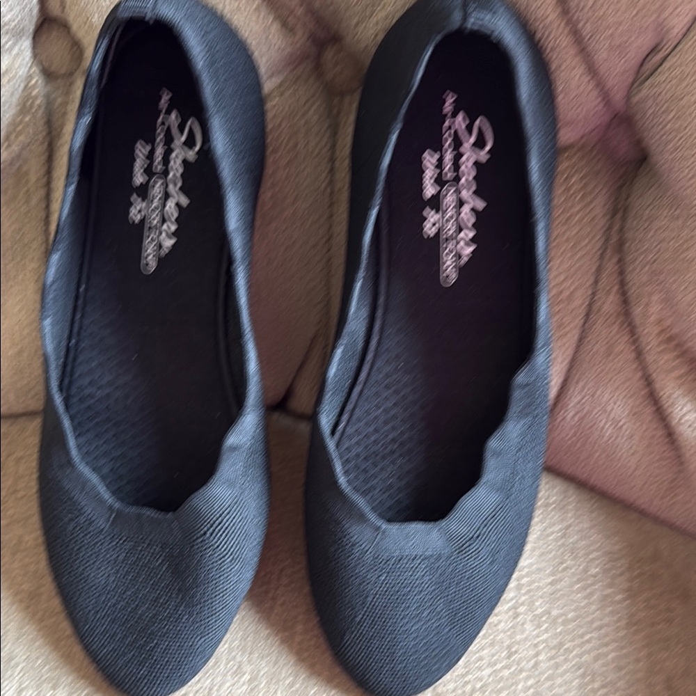 Skechers Black Flats Comfortable Slip-On Loafers